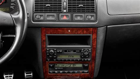 vw golf lv 1.6 radio|volkswagen golf speakers.